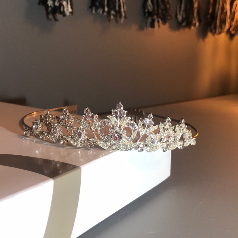 Small glamorous and sparky Tiara